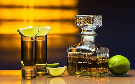 El tequilas - A tequila é a bebida mexicana mais famosa do mundo! Feita com agave azul, é uma bebida alcoólica destilada, famosa pelos shots em baladas e confraternizações, mas que pode também ser tomada em drinks ou lentamente. Jose Cuervo, El Jimador e Don Julio são marcas conhecidas no Brasil e que oferecem …